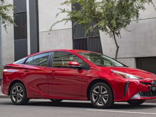 Toyota Updates Style and Technology for 2019 Prius